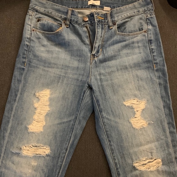 SOLD: Women’s Distressed Jeans - Picture 3 of 5